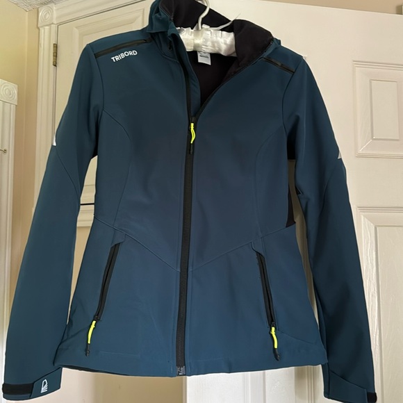 Tribod Windproof Jacket - Picture 1 of 3